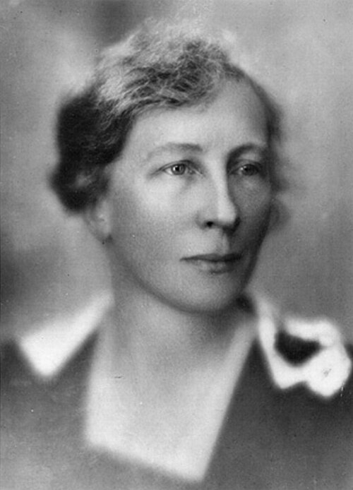 Η Lillian Moller Gilbreth το 1921, πρωτοπόρος της εργονομίας της κουζίνας